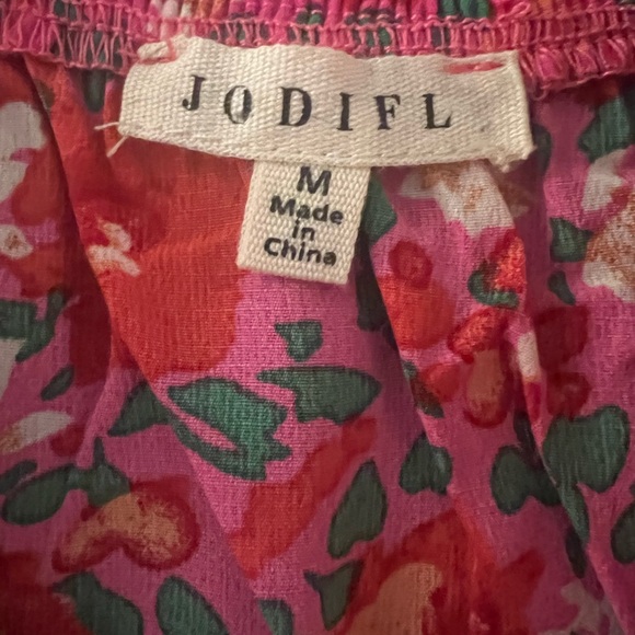 🌞NEW🌞Women’s JODIFL Pink and Red Floral Top, Size Medium - Picture 3 of 4